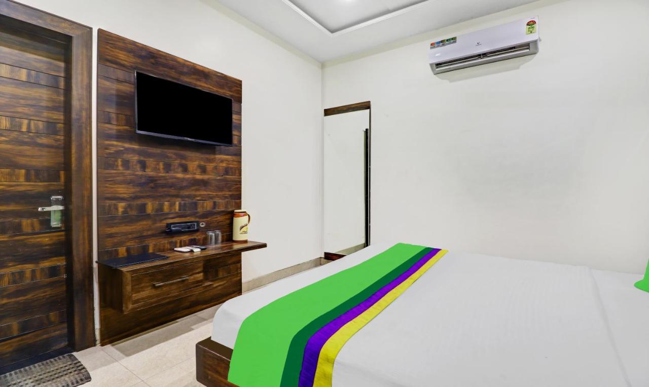 Itsy Hotels Anjali Mahal 500, Mtrs From Mathura Railway Station מראה חיצוני תמונה