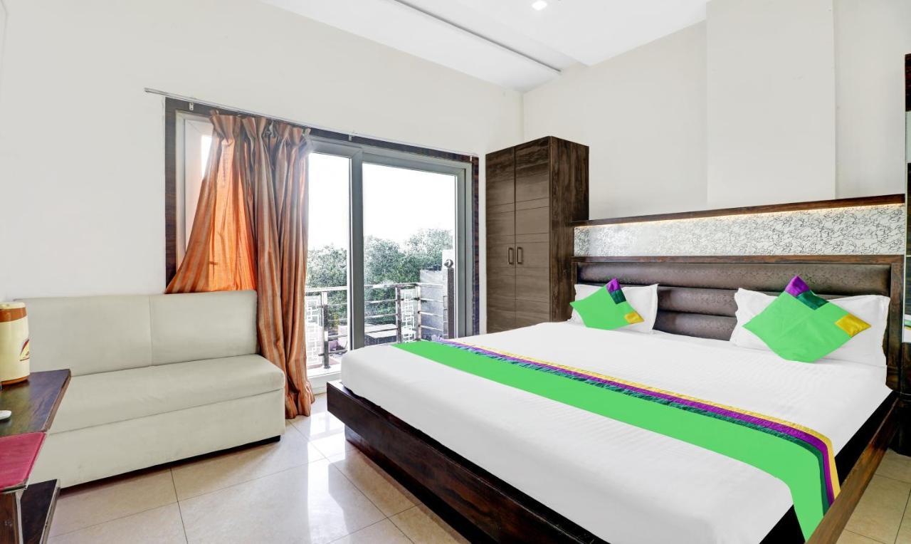 Itsy Hotels Anjali Mahal 500, Mtrs From Mathura Railway Station מראה חיצוני תמונה