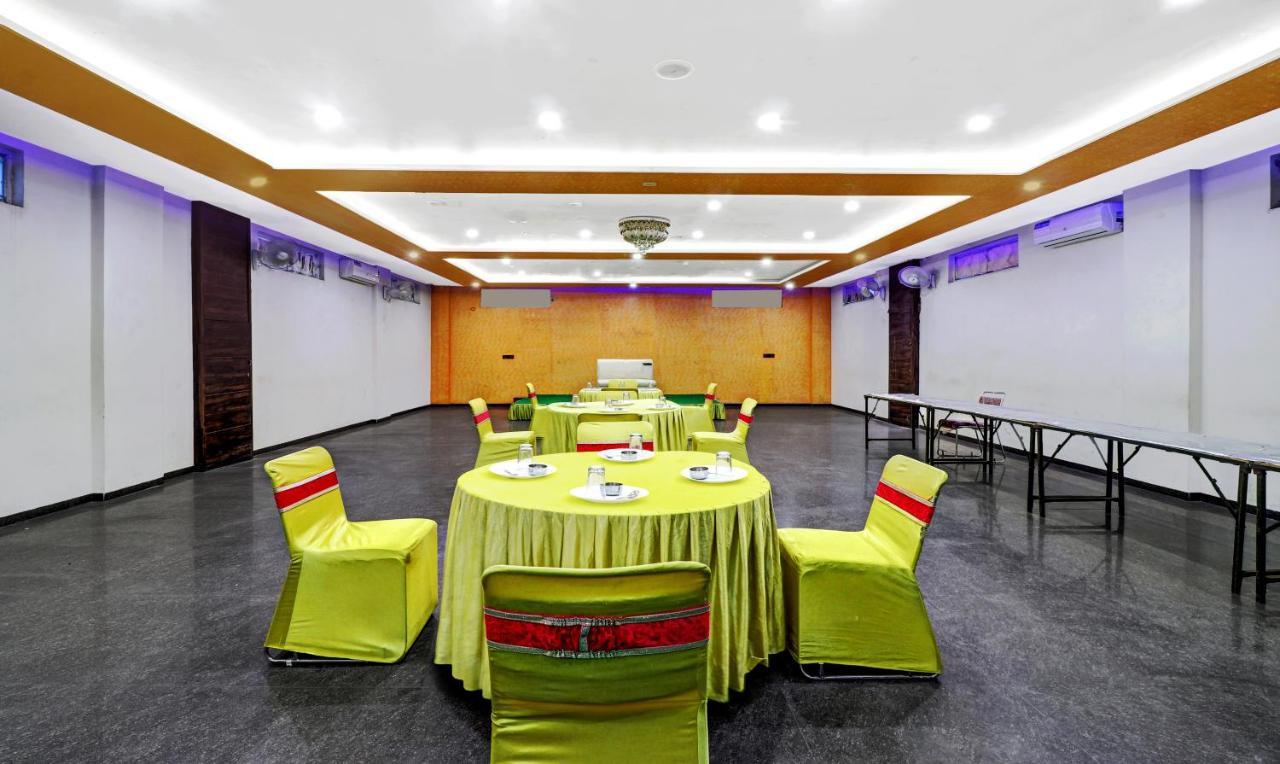 Itsy Hotels Anjali Mahal 500, Mtrs From Mathura Railway Station מראה חיצוני תמונה