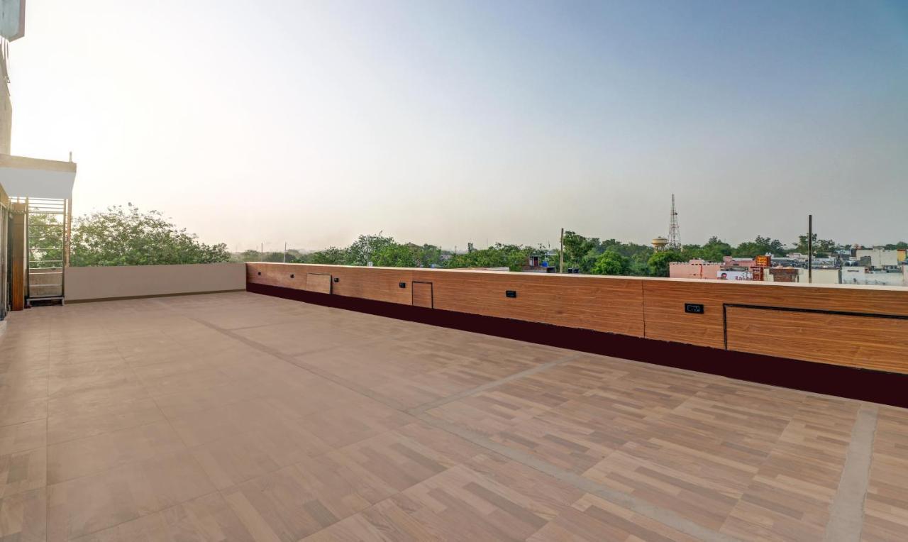 Itsy Hotels Anjali Mahal 500, Mtrs From Mathura Railway Station מראה חיצוני תמונה