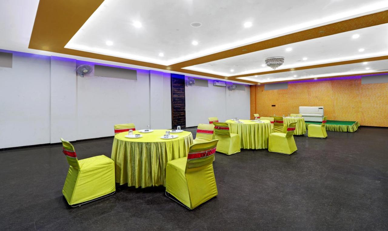Itsy Hotels Anjali Mahal 500, Mtrs From Mathura Railway Station מראה חיצוני תמונה