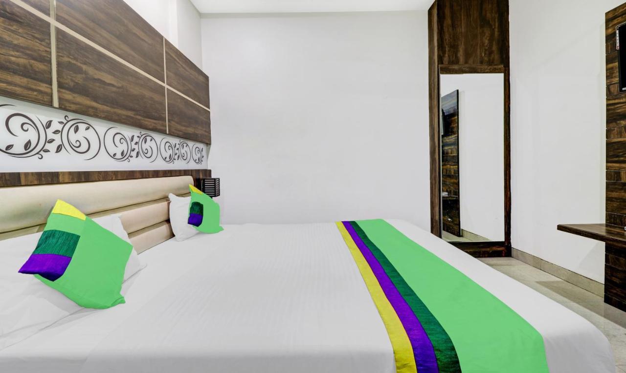 Itsy Hotels Anjali Mahal 500, Mtrs From Mathura Railway Station מראה חיצוני תמונה