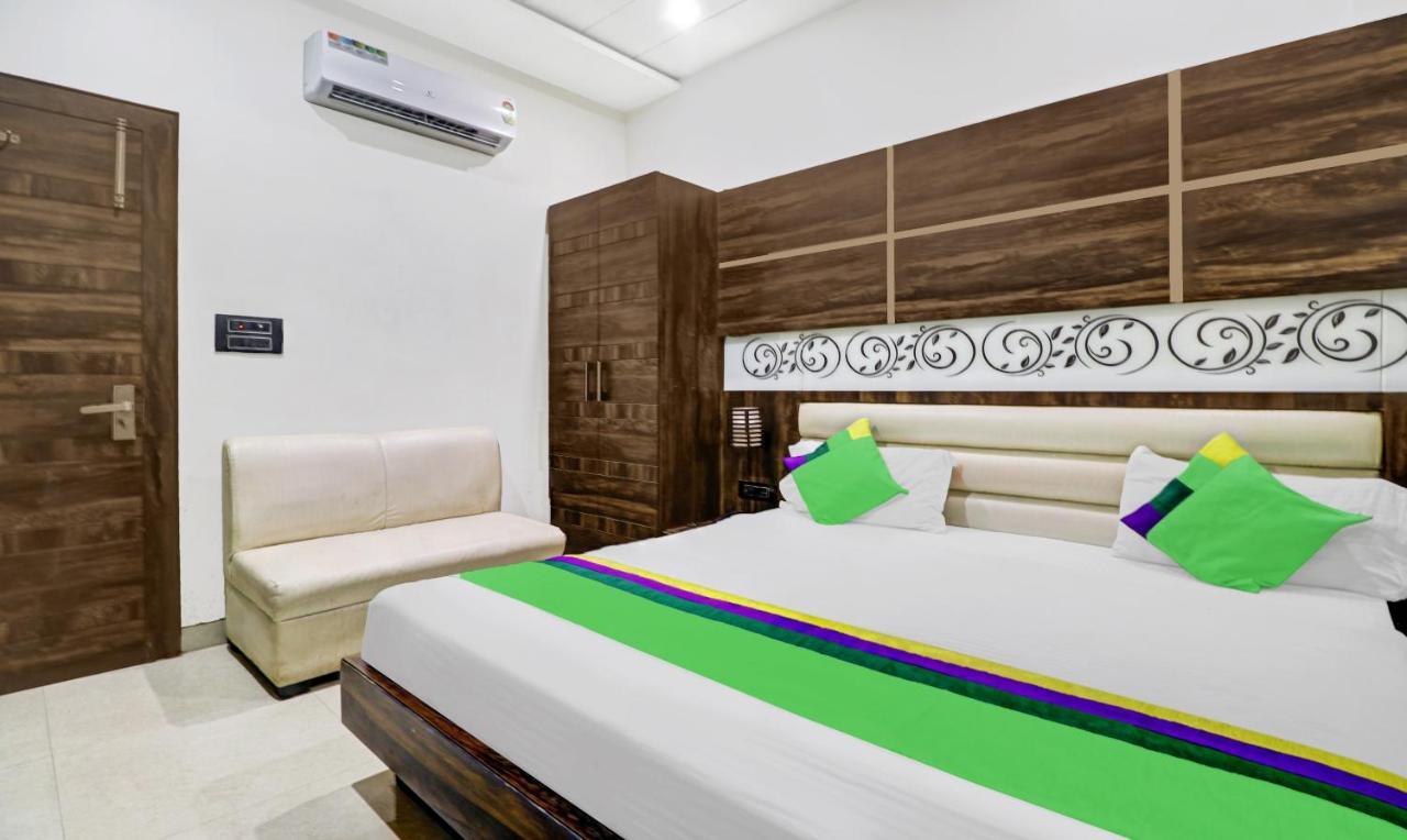 Itsy Hotels Anjali Mahal 500, Mtrs From Mathura Railway Station מראה חיצוני תמונה
