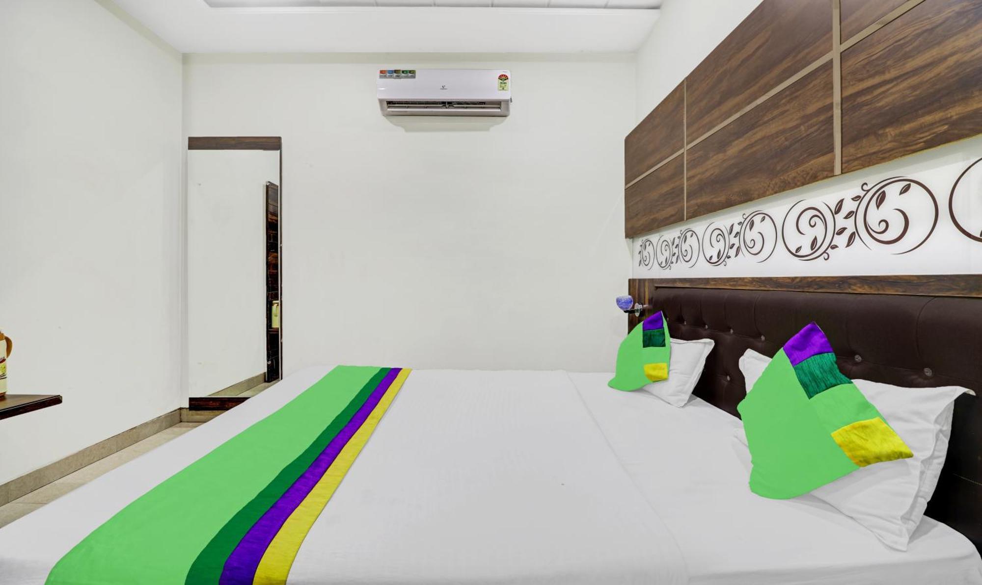 Itsy Hotels Anjali Mahal 500, Mtrs From Mathura Railway Station מראה חיצוני תמונה