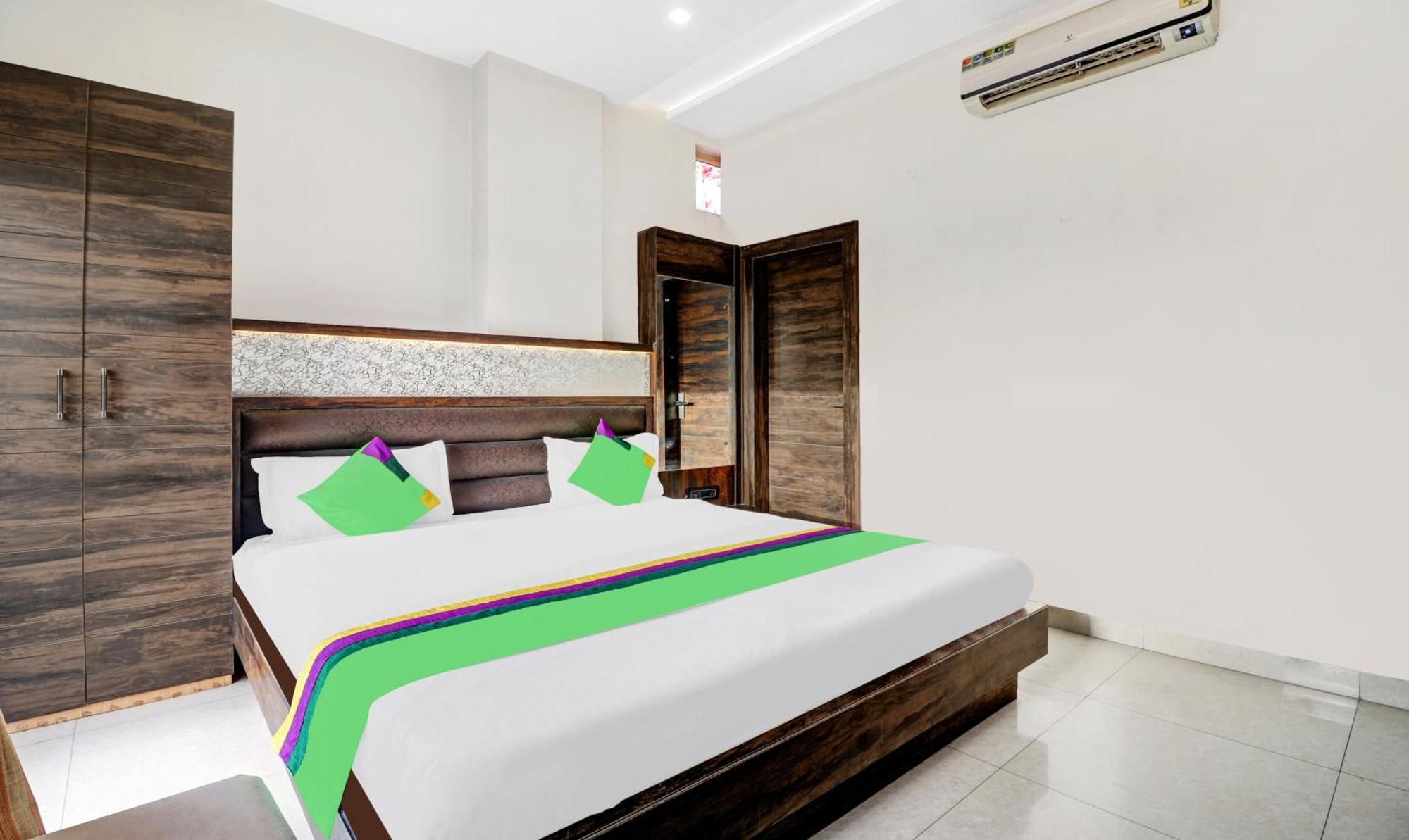 Itsy Hotels Anjali Mahal 500, Mtrs From Mathura Railway Station מראה חיצוני תמונה